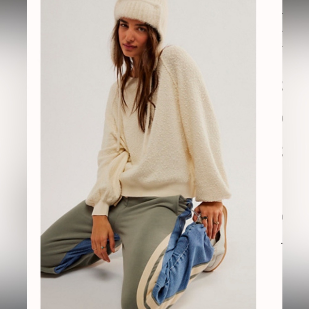 LIKE NEW - Free People - Found My Friend Pullover in Small Cream Boucle